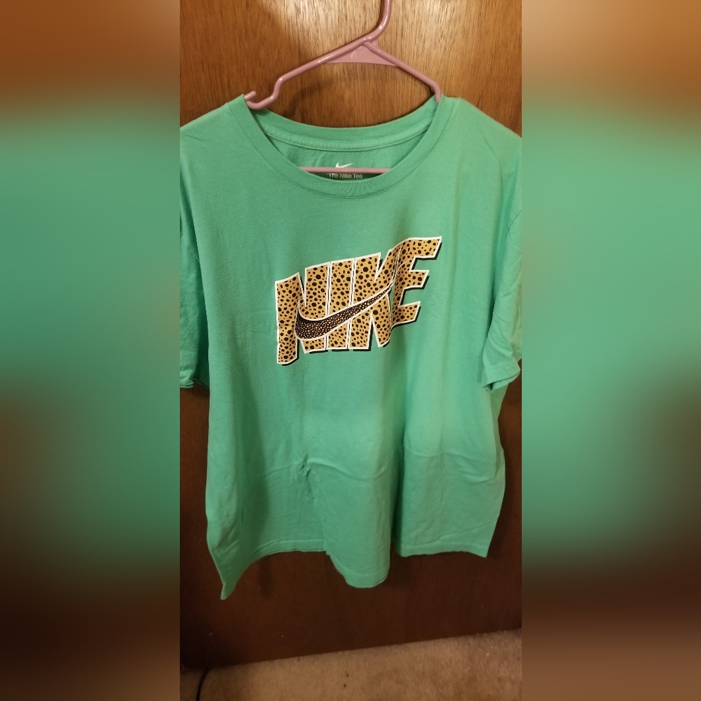 Nike Green Short Sleeve Tee with Animal Print Logo
